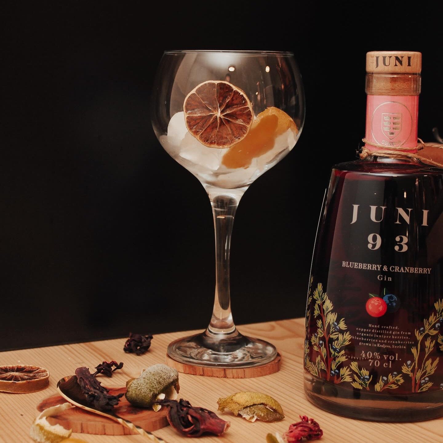 Juni 93 Blueberry & Cranberry Gin 0.70l